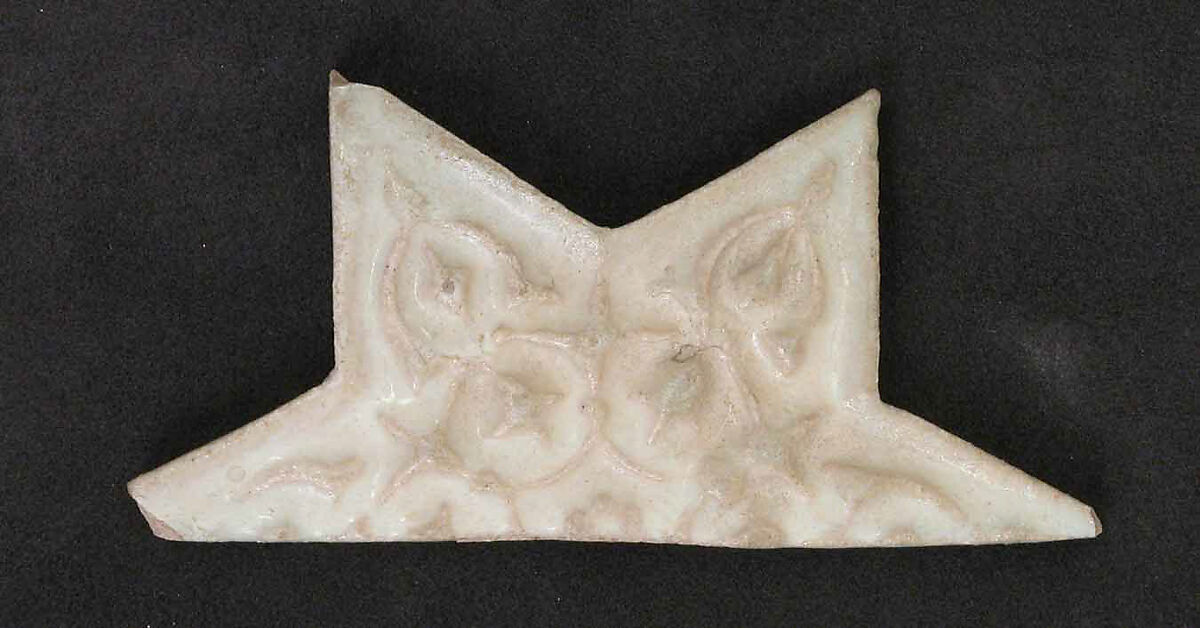 Star-Shaped Tile Fragment, Stonepaste; glazed 