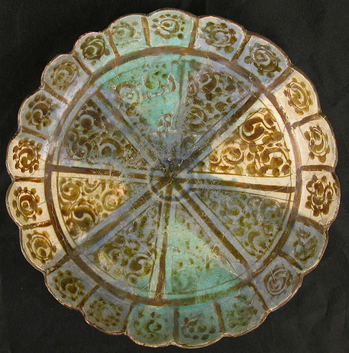 Dish with Scalloped Rim and Radial Pattern, Stonepaste; luster-painted, in-glaze painted, transparent colorless and blue glaze 