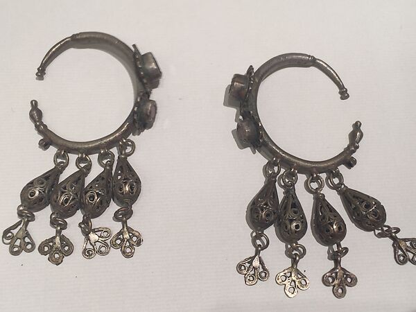 Ear Ornament (Tikhrazin or Douwwah), One of a Pair, Silver and glass 