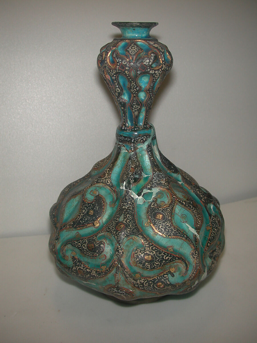 Bottle, Stonepaste; overglaze painted and leaf gilded (lajvardina) 