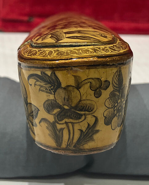 Pen Box (Qalamdan) with Bird and Flower Design, Papier-maché; painted, gilded, and lacquered