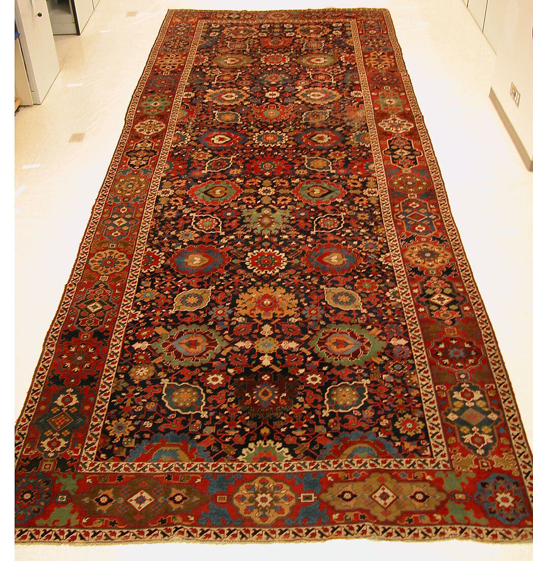 Harshang Carpet, Wool (warp, weft and pile); symmetrically knotted pile