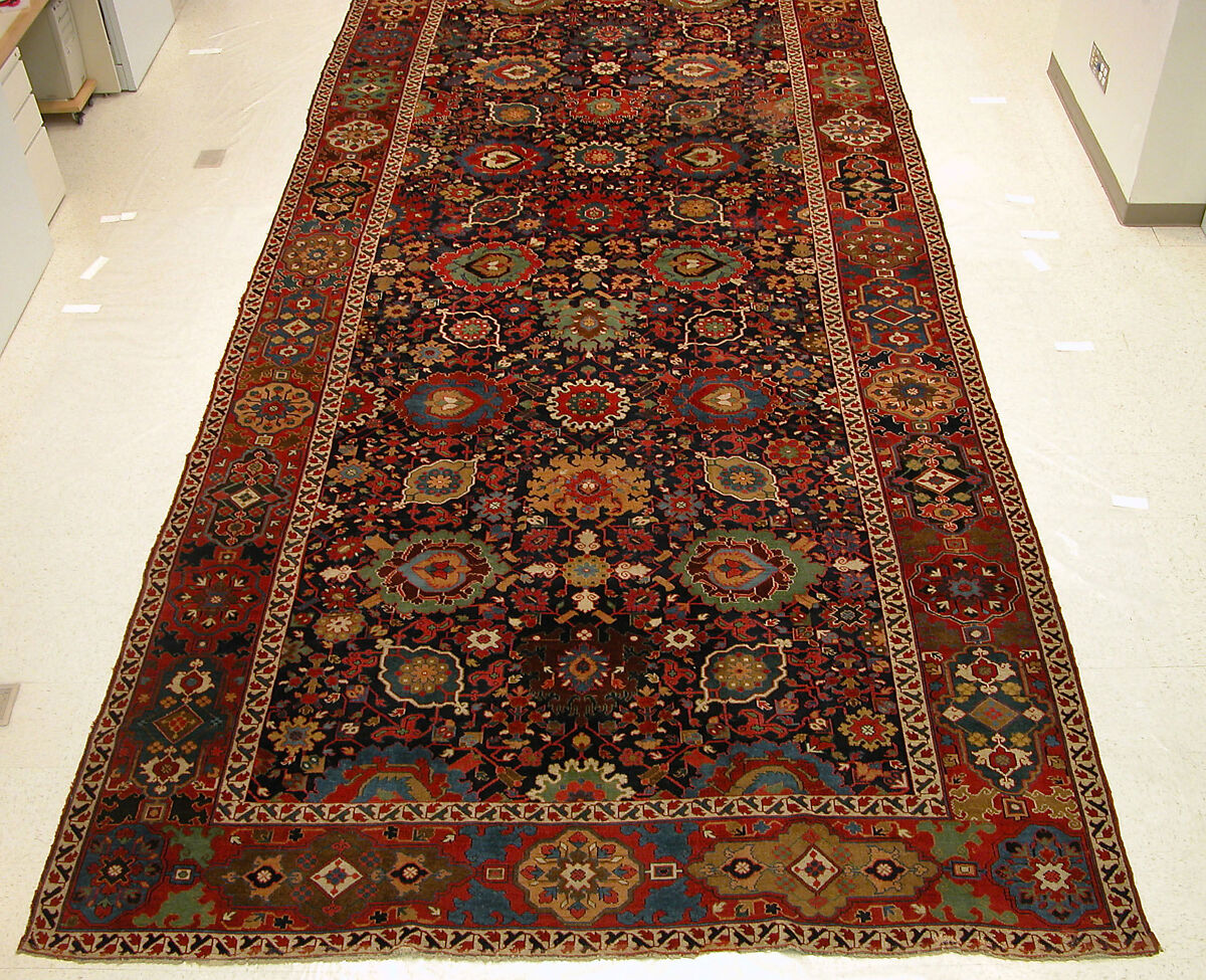Harshang Carpet, Wool (warp, weft and pile); symmetrically knotted pile