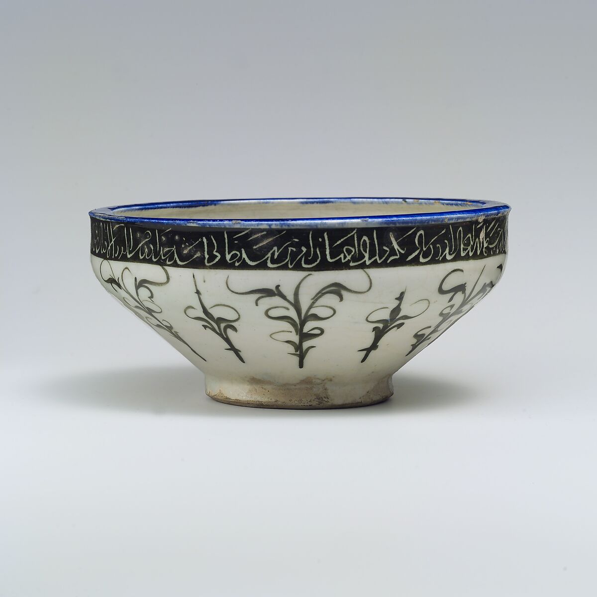 Bowl, Stonepaste; polychrome painted under transparent glaze
