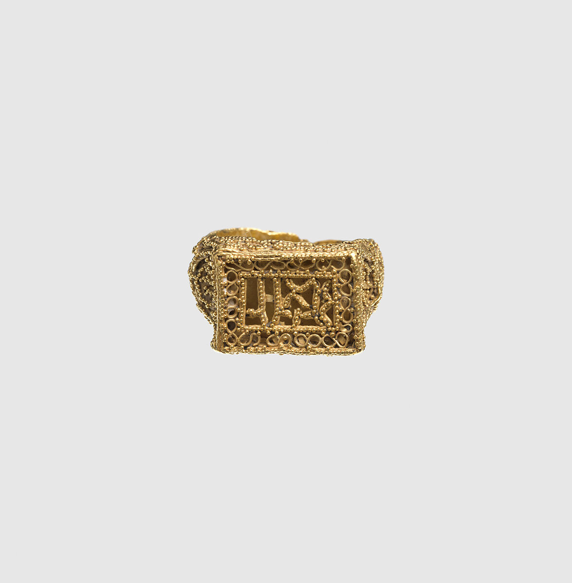 Ring, Gold; filigree and granulation 