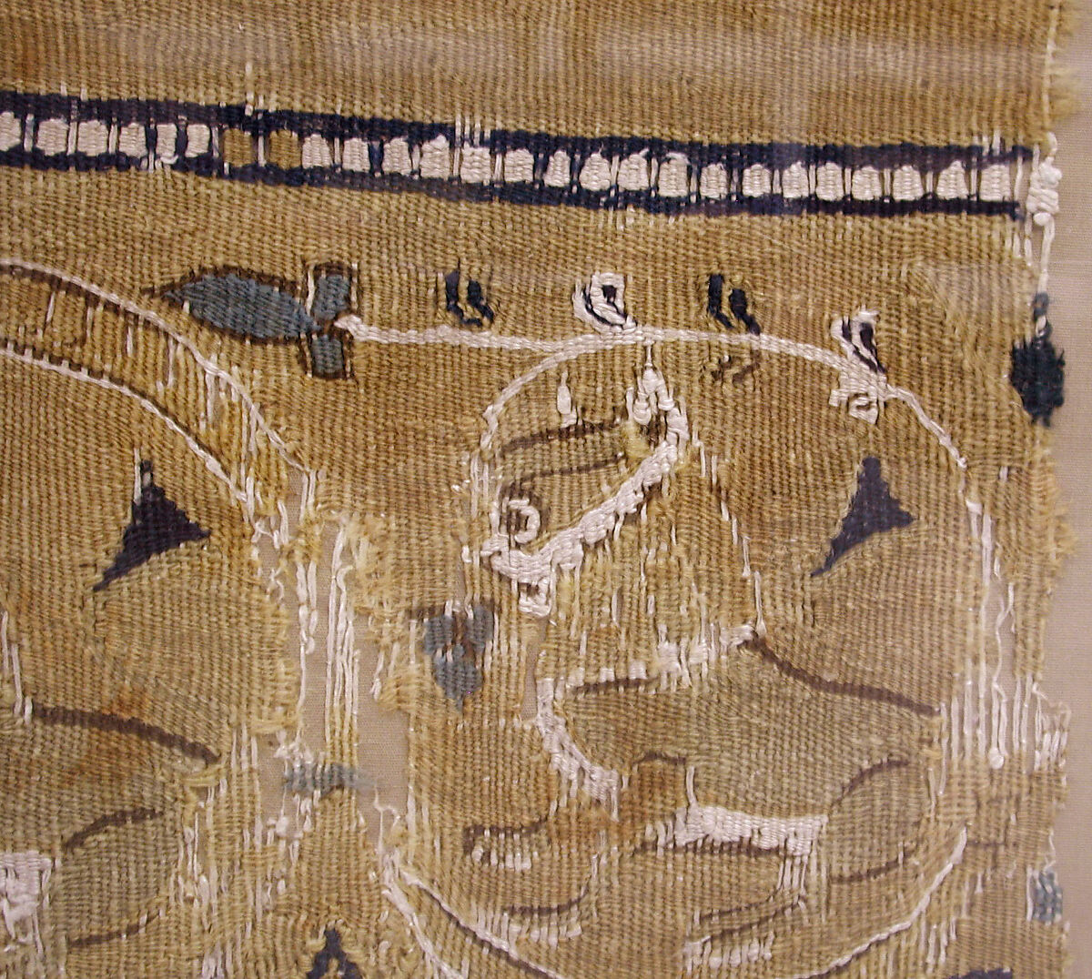 Textile Fragment, Linen, wool; plain weave, tapestry weave