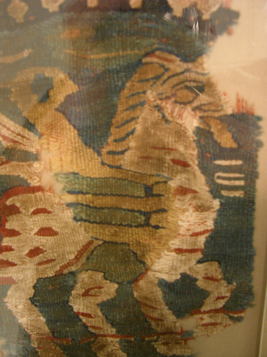 Roundel with Winged Horse, Wool, linen; tapestry weave