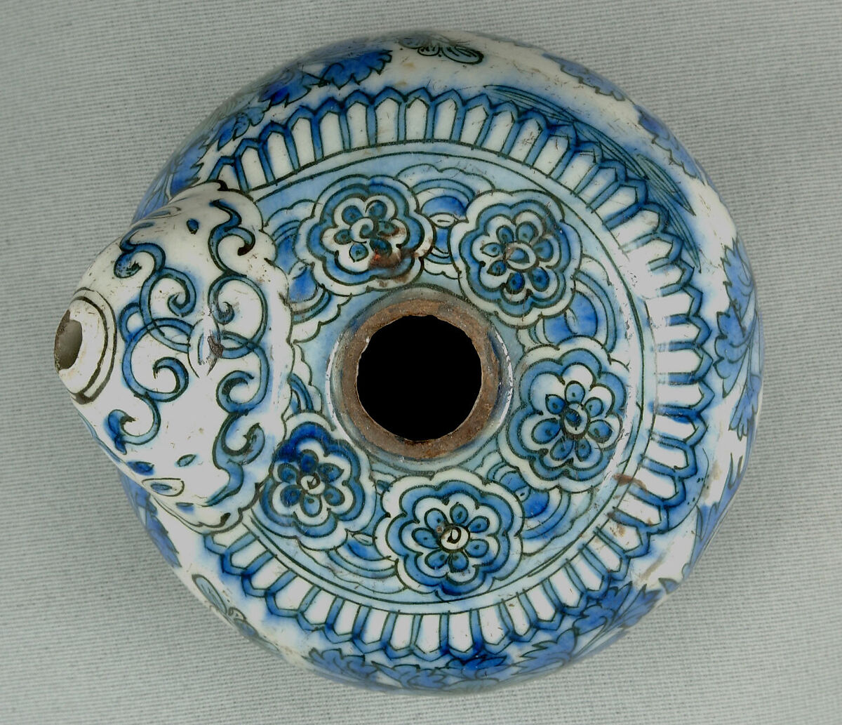Kendi, Stonepaste; polychrome painted under transparent glaze