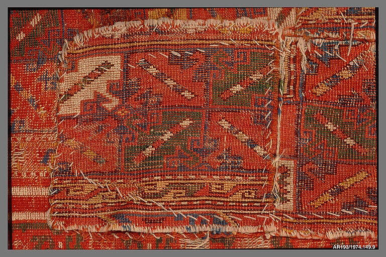 Textile Fragment, Wool (warp, weft and pile); symmetrically knotted pile