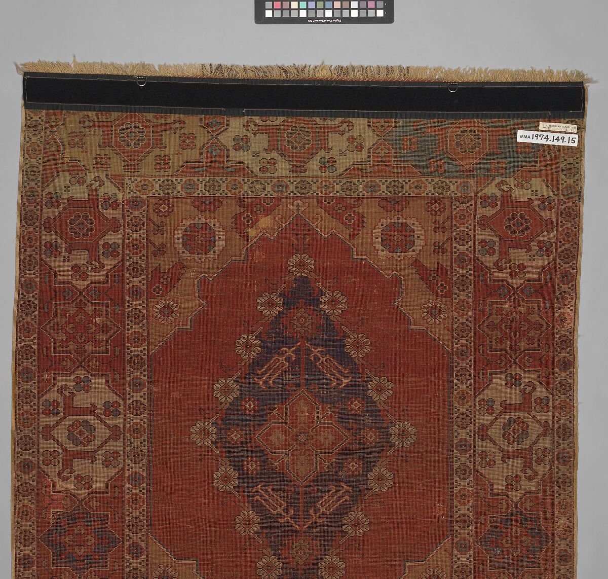 Carpet, Wool (warp, weft and pile); symmetrically knotted pile