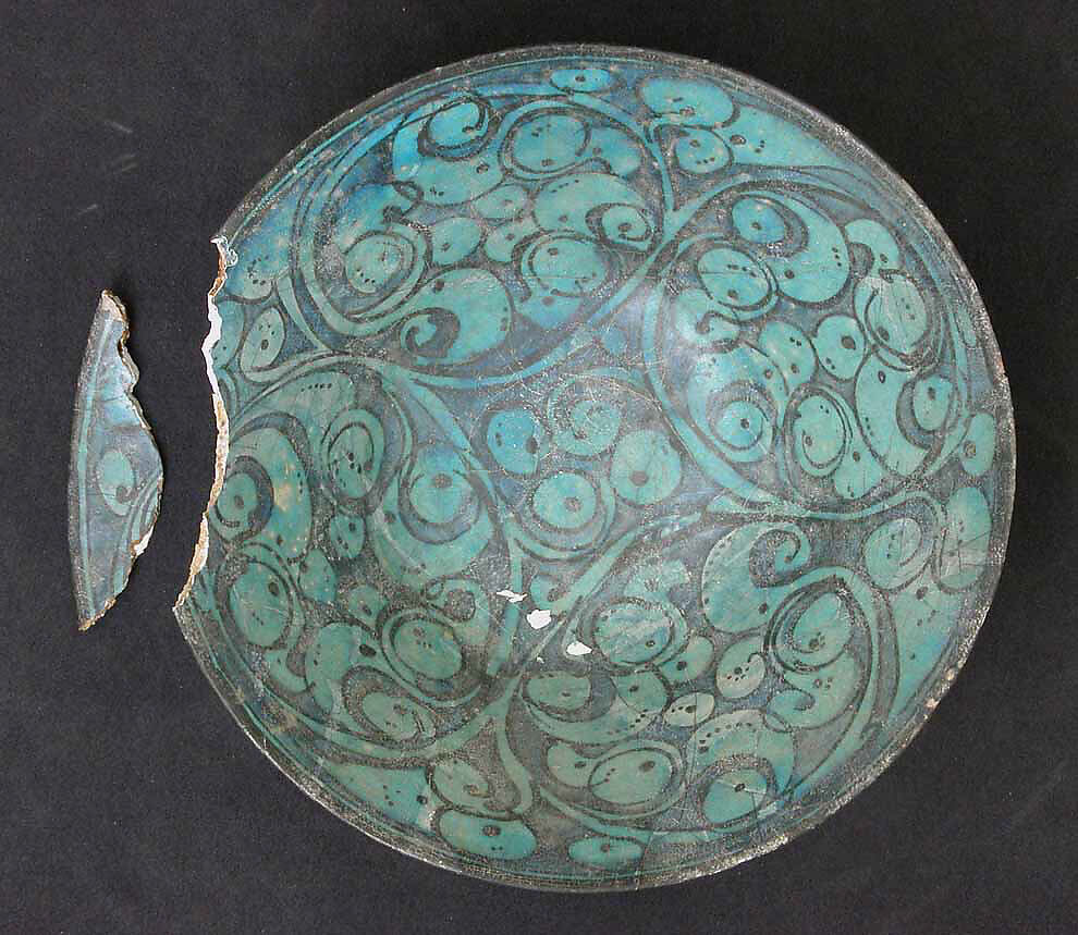 Bowl, Stonepaste; painted under transparent glaze 