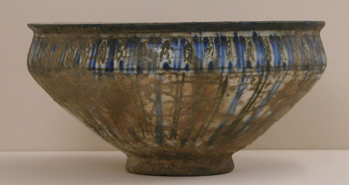 Bowl, Stonepaste; painted under transparent glaze