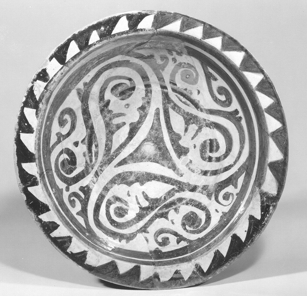 Bowl, Stonepaste; luster-painted on opaque white glaze