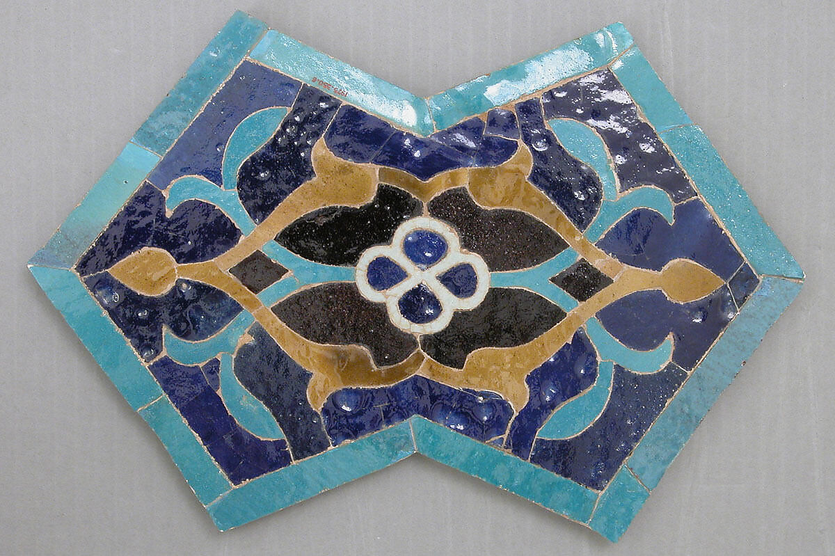 Double Pentagon Shaped Tile, Stonepaste; monochrome-glaze elements 