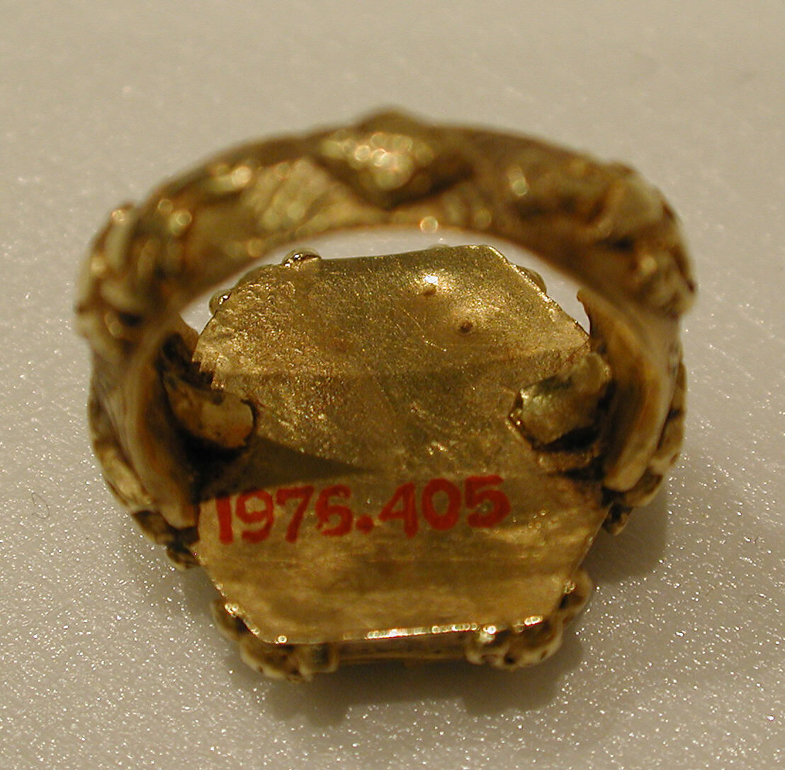 Ring, Gold; cast, engraved, granulation