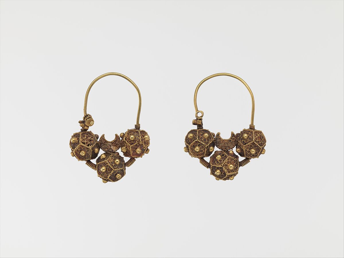 Earrings, Gold; filigree and granulation 