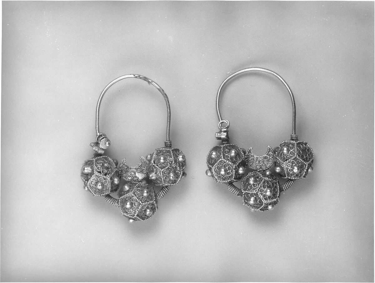 Earrings, Gold; filigree and granulation