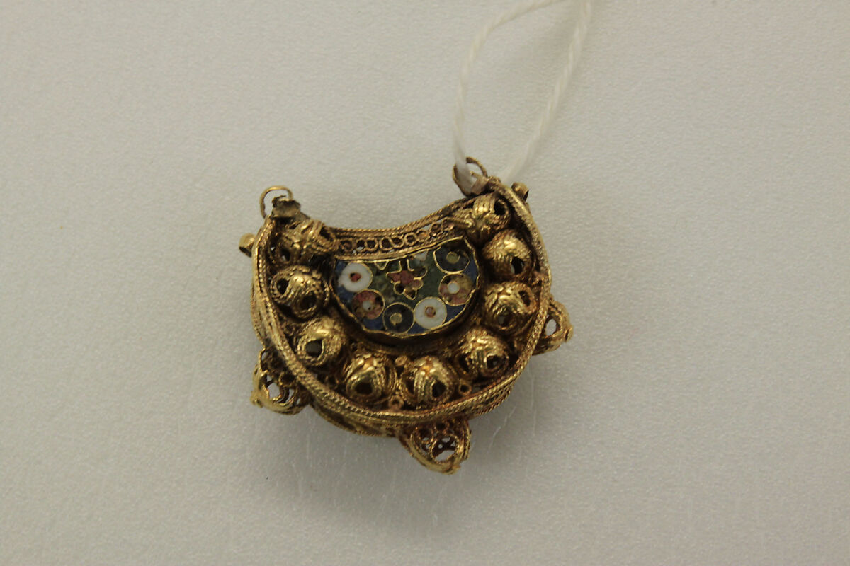 Earrings, Gold; filigree and cloisonné enamel