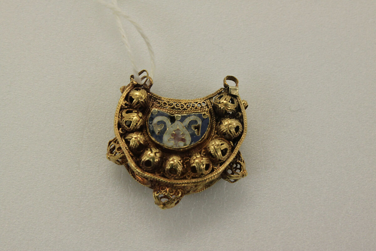 Earrings, Gold; filigree and cloisonné enamel