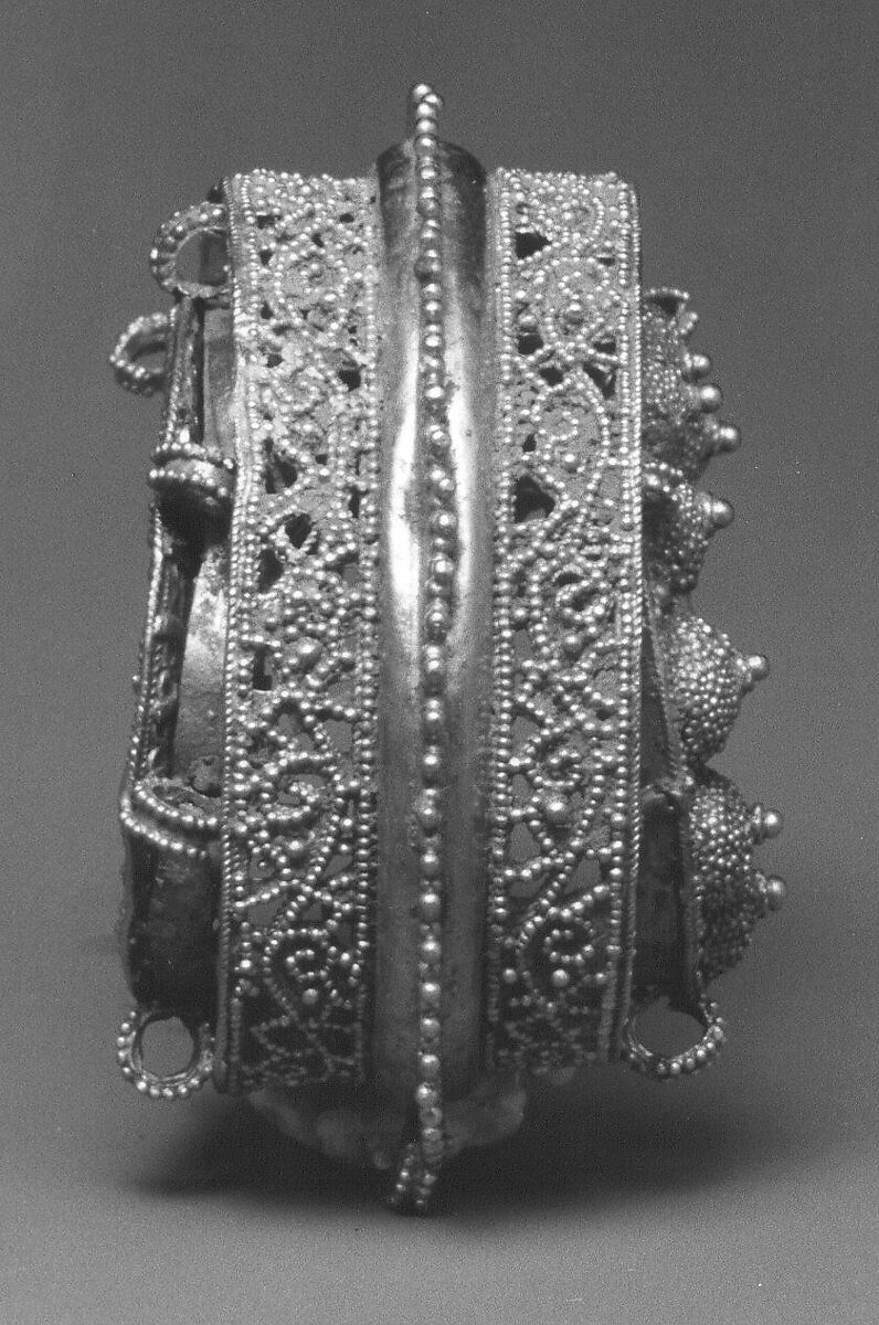 Pair of Earrings, Gold; filigree and granulation