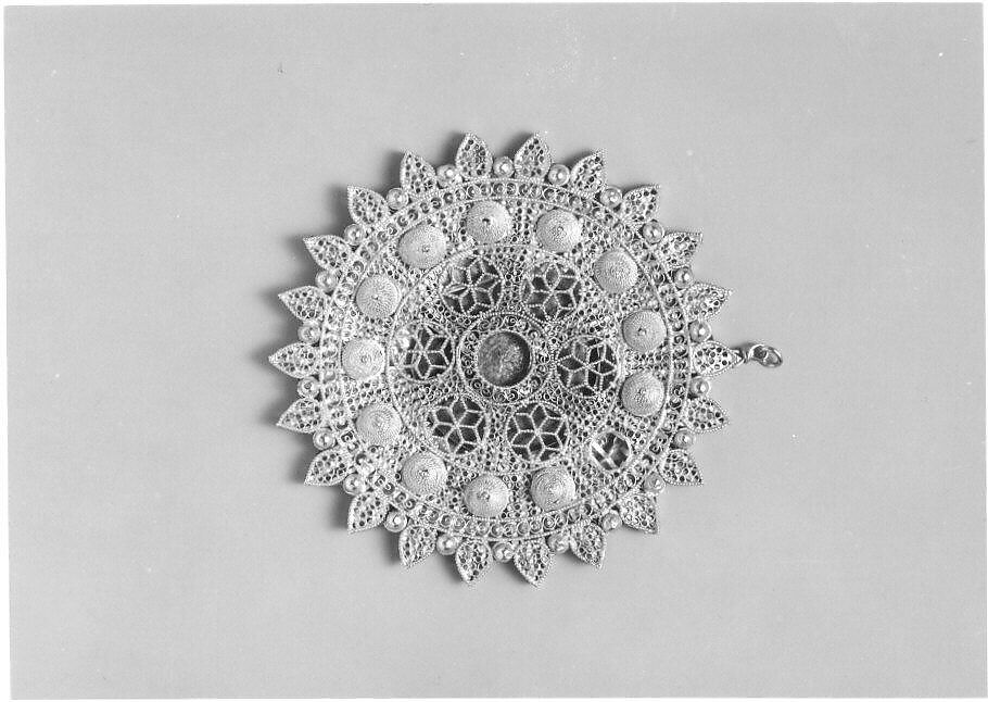 Roundel, Gold; filigree, granulation