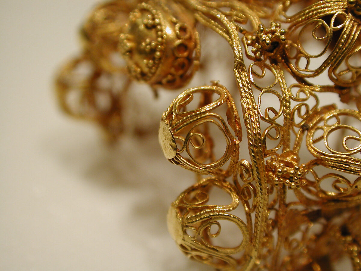 Earring, One of a pair, Gold