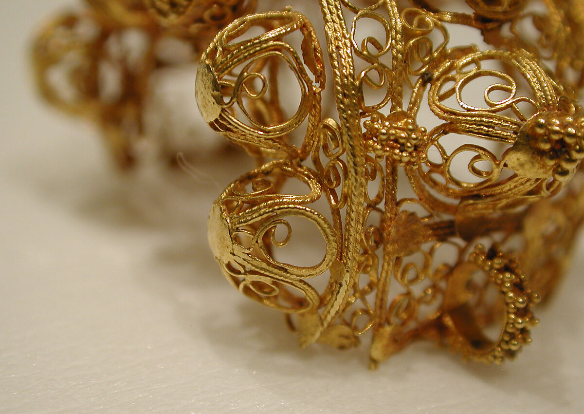 Earring, One of a pair, Gold