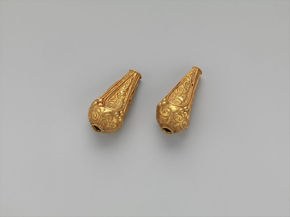 Tear-shaped Elements, Gold; repoussé 