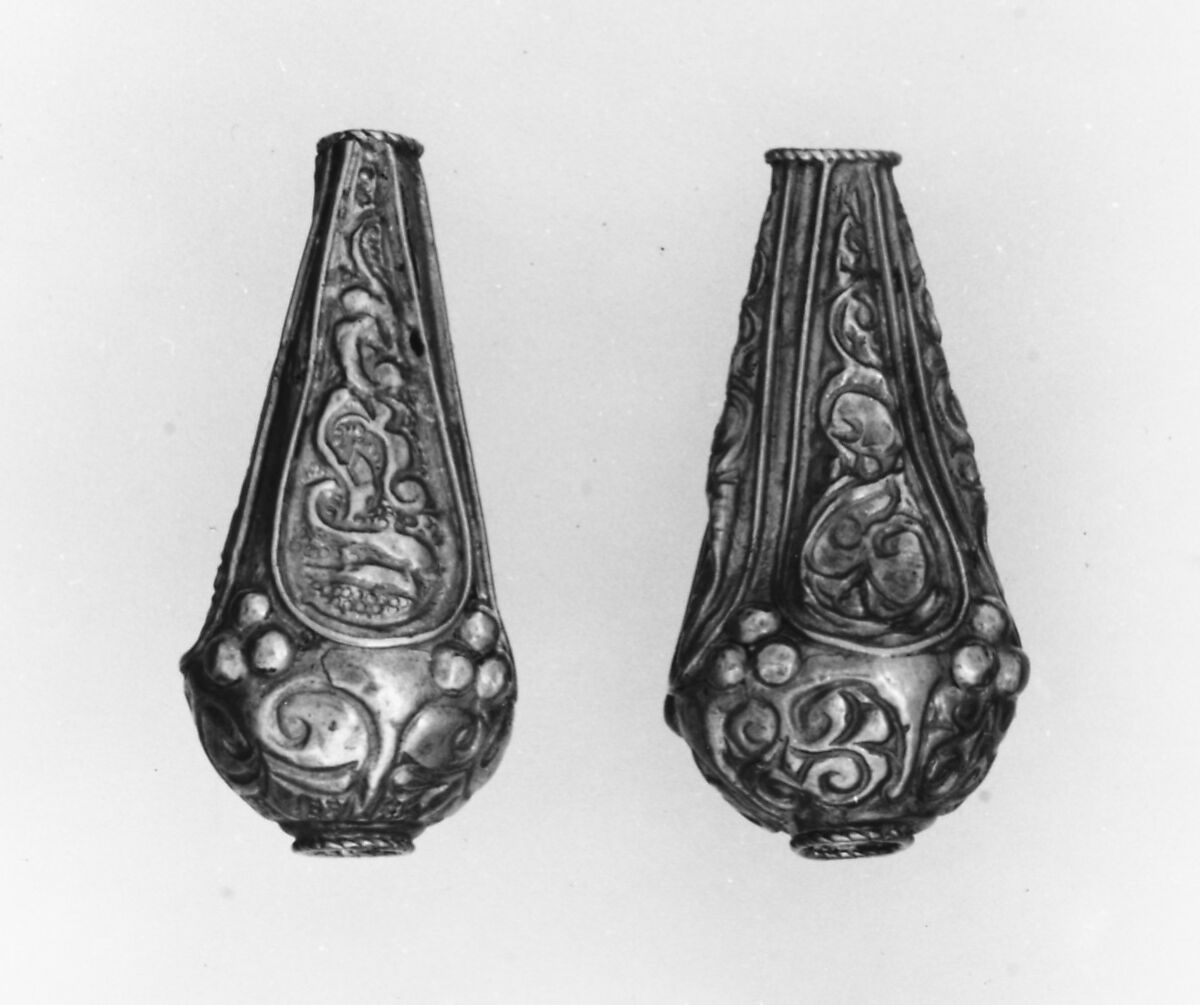 Tear-shaped Elements, Gold; repoussé