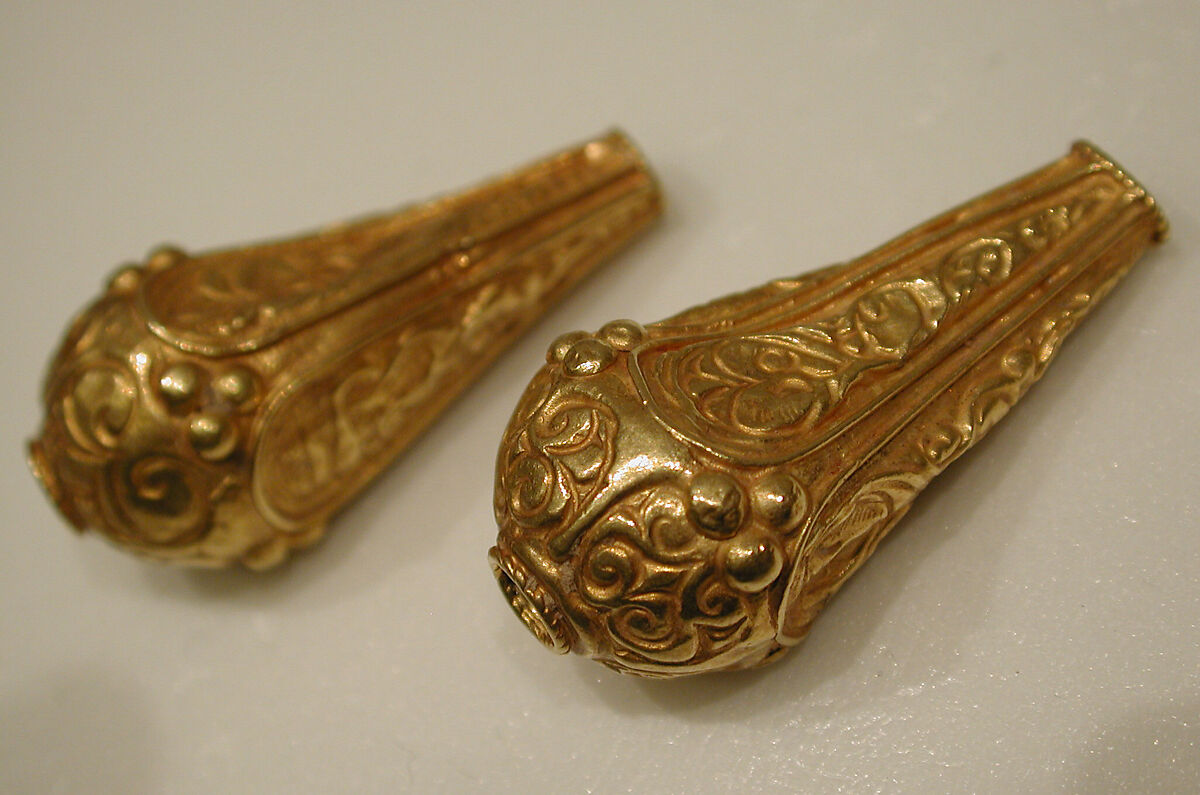 Tear-shaped Elements, Gold; repoussé