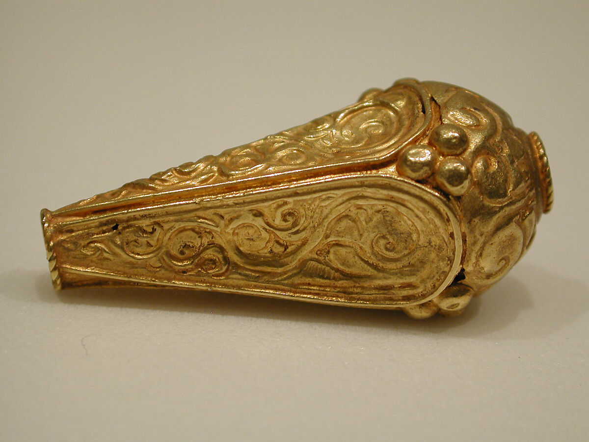 Tear-shaped Elements, Gold; repoussé