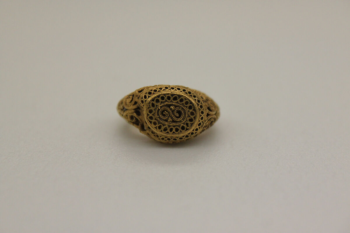 Gold Ring in Filigree Technique, Gold; filligree