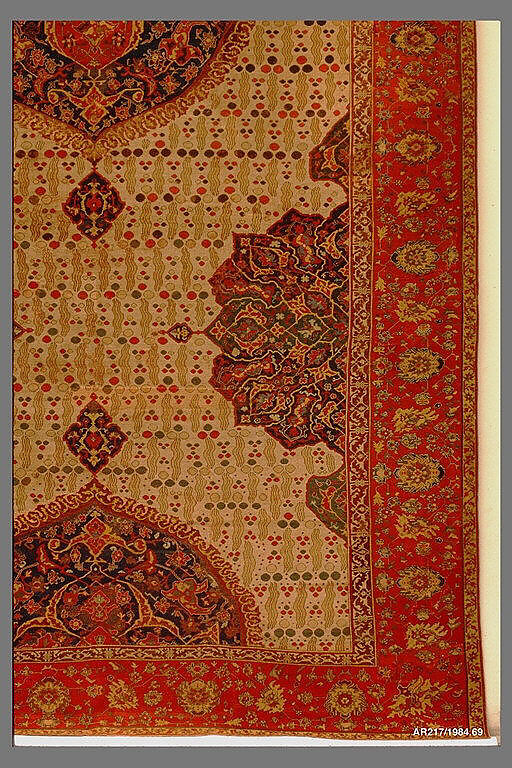 Ushak Medallion Carpet on White Ground, Wool (warp, weft and pile); symmetrically knotted pile