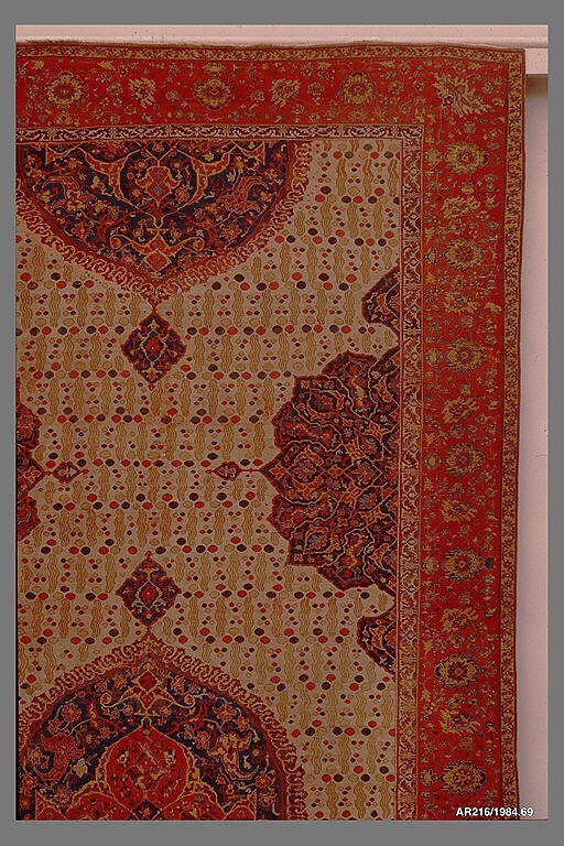 Ushak Medallion Carpet on White Ground, Wool (warp, weft and pile); symmetrically knotted pile