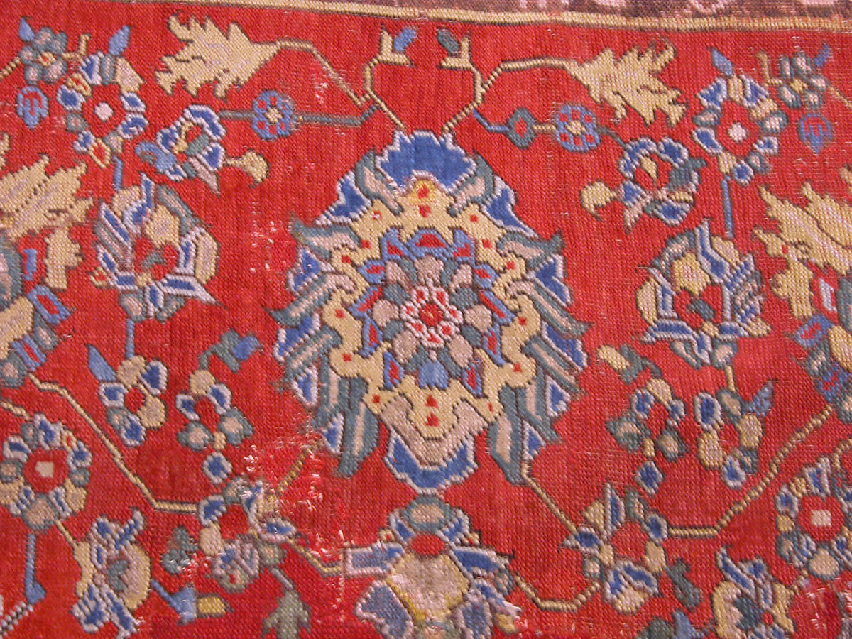 Ushak Medallion Carpet on White Ground, Wool (warp, weft and pile); symmetrically knotted pile