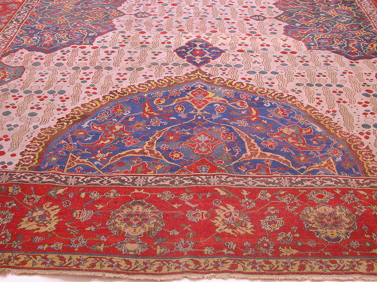 Ushak Medallion Carpet on White Ground, Wool (warp, weft and pile); symmetrically knotted pile