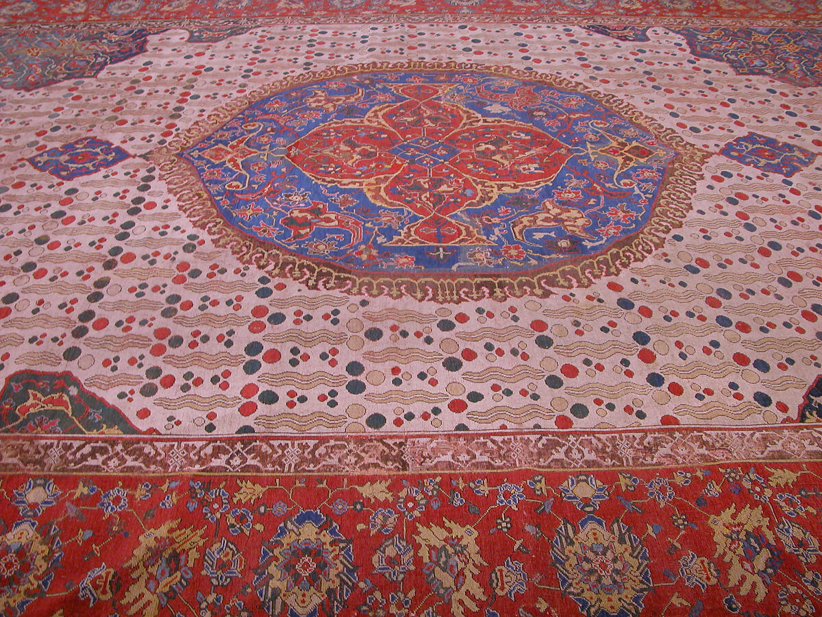 Ushak Medallion Carpet on White Ground, Wool (warp, weft and pile); symmetrically knotted pile