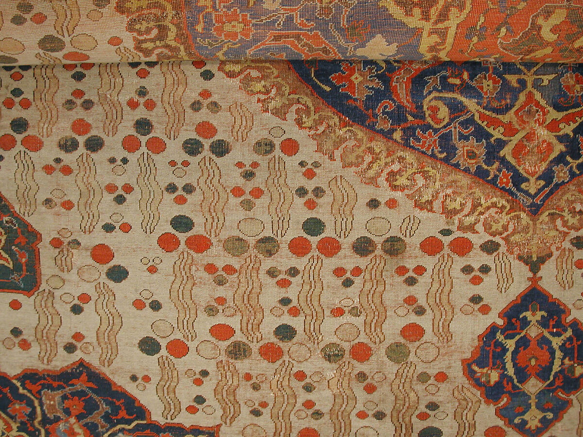 Ushak Medallion Carpet on White Ground, Wool (warp, weft and pile); symmetrically knotted pile