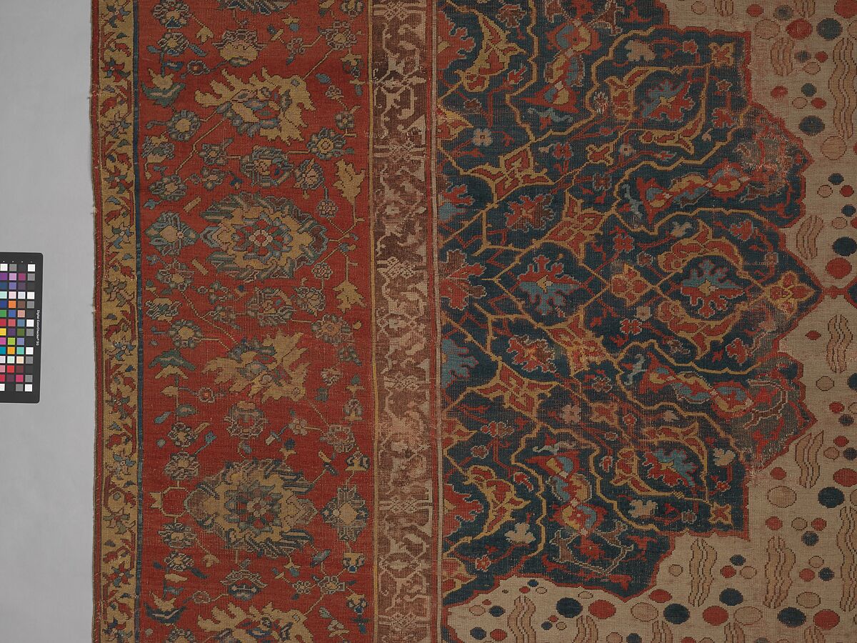 Ushak Medallion Carpet on White Ground, Wool (warp, weft and pile); symmetrically knotted pile