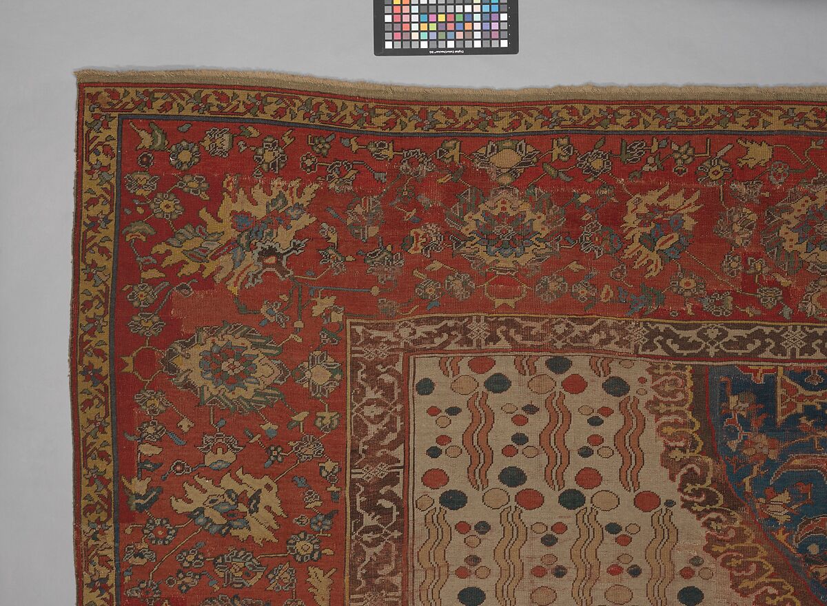 Ushak Medallion Carpet on White Ground, Wool (warp, weft and pile); symmetrically knotted pile