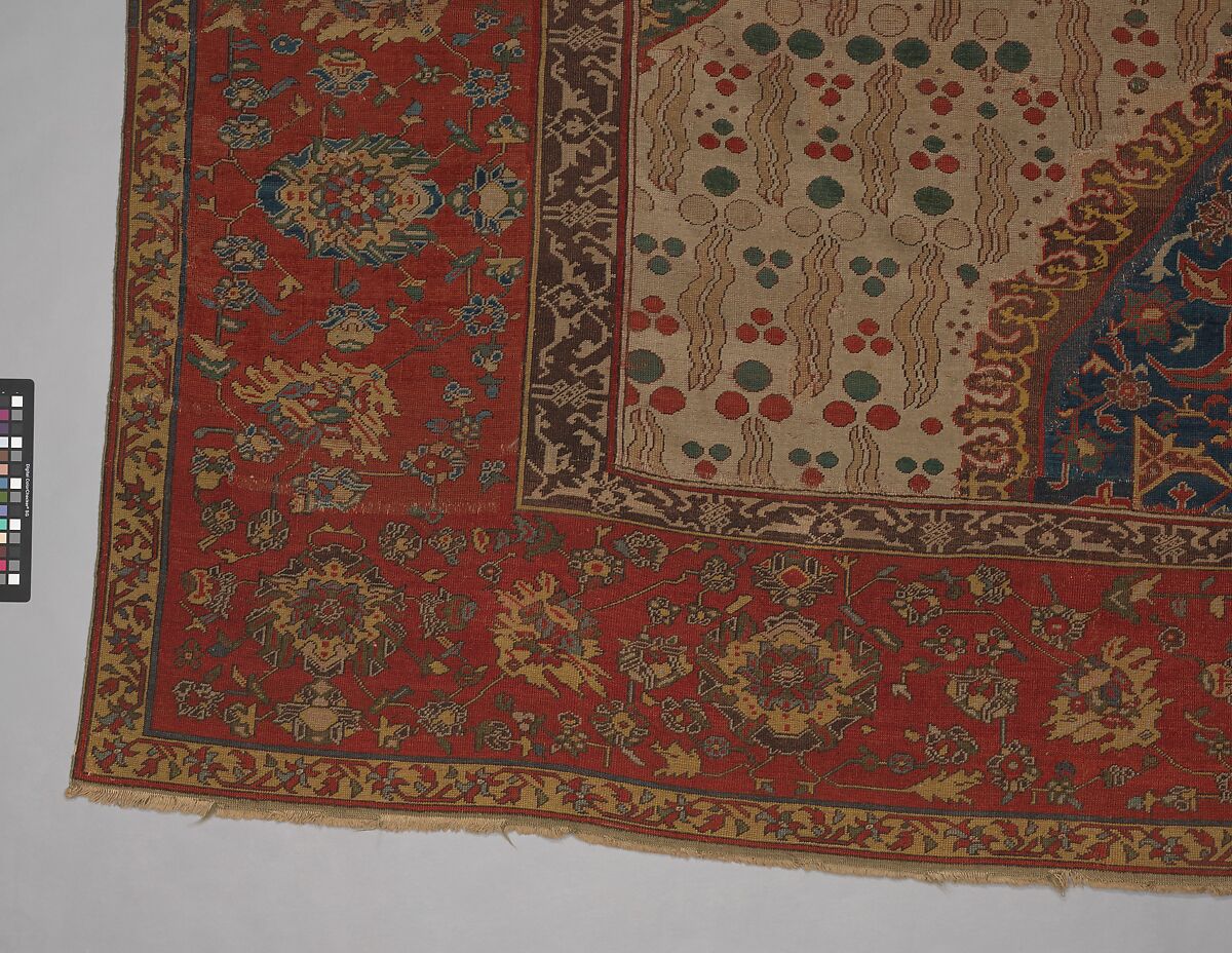 Ushak Medallion Carpet on White Ground, Wool (warp, weft and pile); symmetrically knotted pile