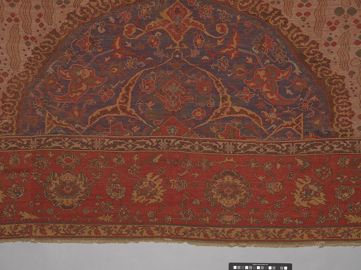 Ushak Medallion Carpet on White Ground, Wool (warp, weft and pile); symmetrically knotted pile