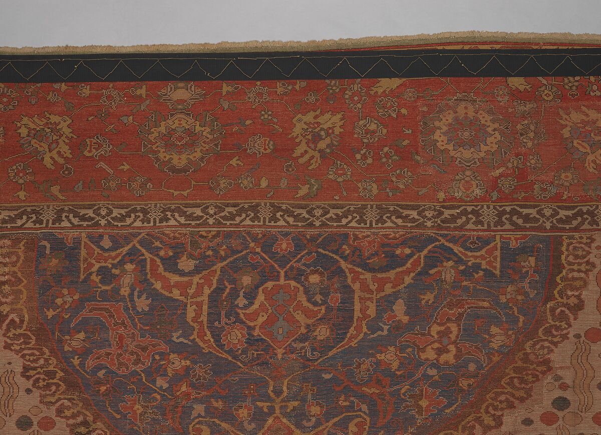 Ushak Medallion Carpet on White Ground, Wool (warp, weft and pile); symmetrically knotted pile