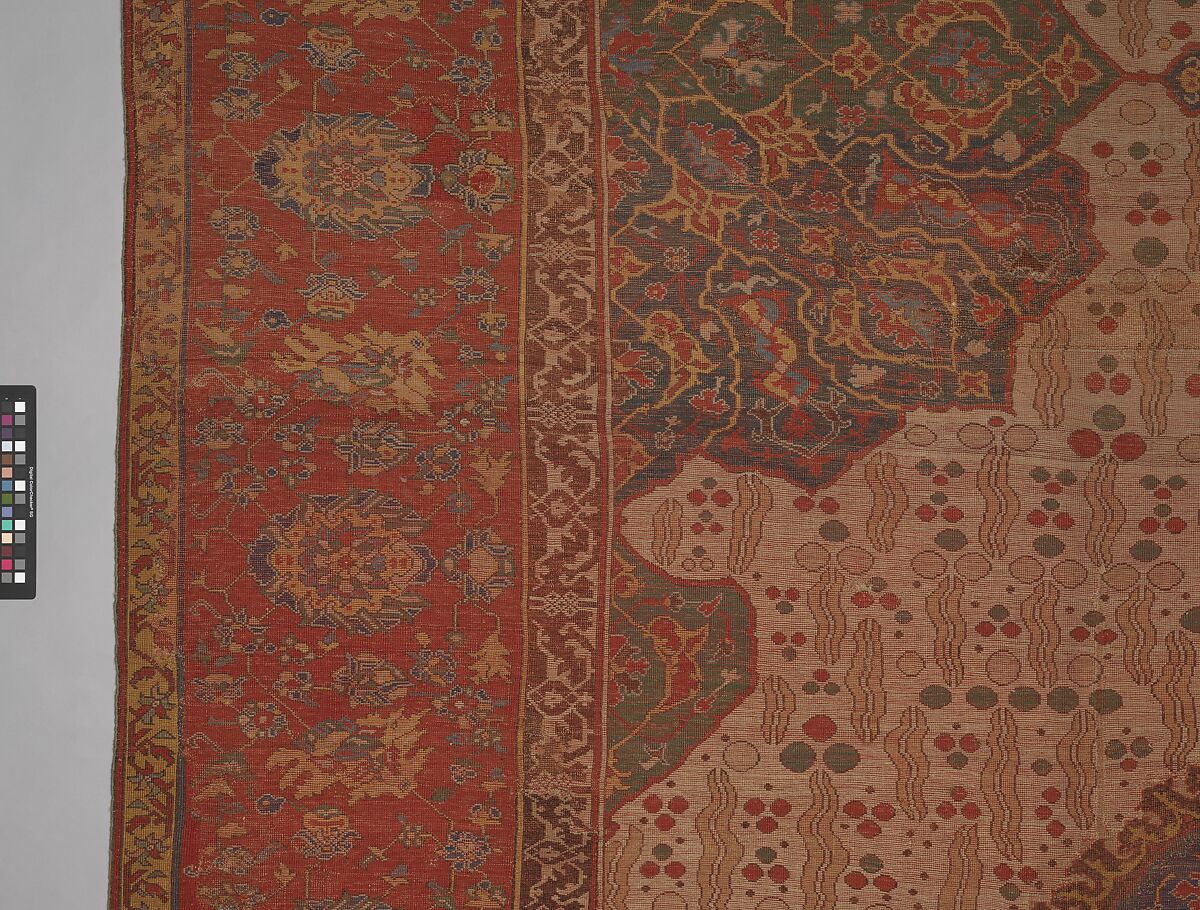 Ushak Medallion Carpet on White Ground, Wool (warp, weft and pile); symmetrically knotted pile