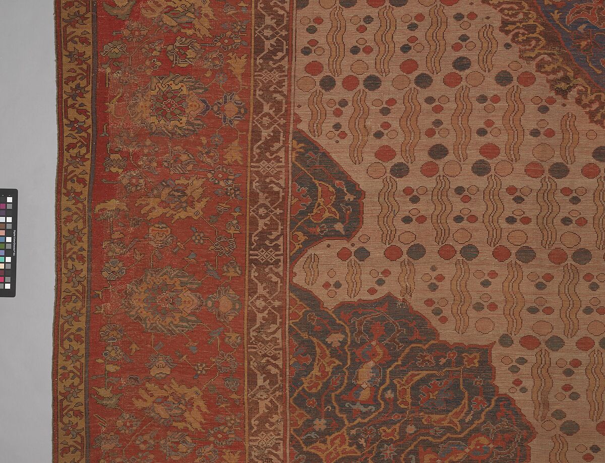 Ushak Medallion Carpet on White Ground, Wool (warp, weft and pile); symmetrically knotted pile