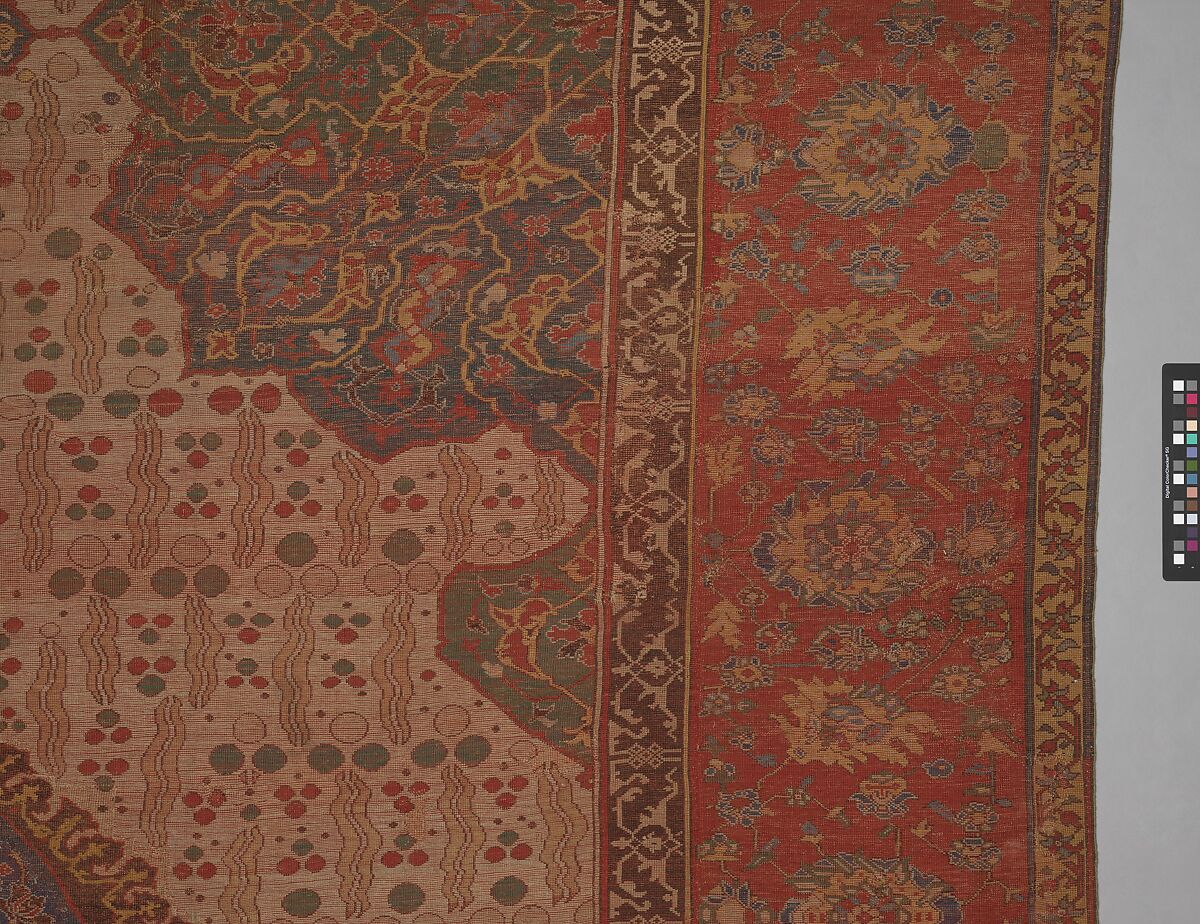 Ushak Medallion Carpet on White Ground, Wool (warp, weft and pile); symmetrically knotted pile