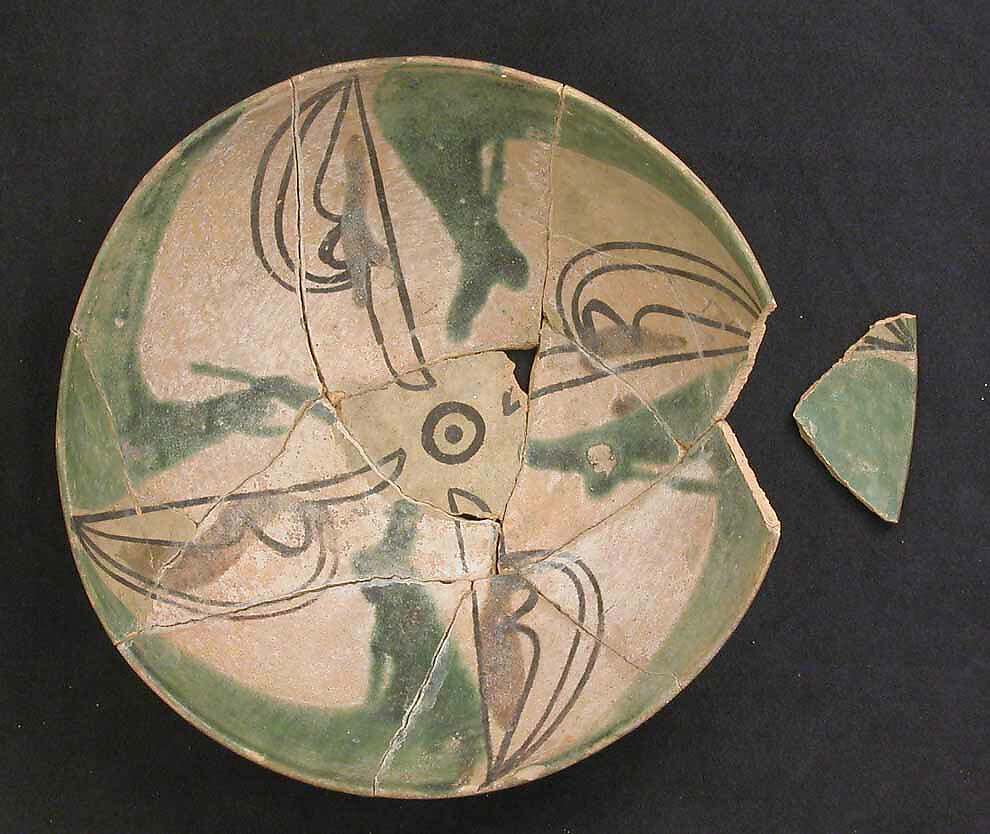 Bowl, Earthenware; slip covered, painted decoration, under transparent glaze 