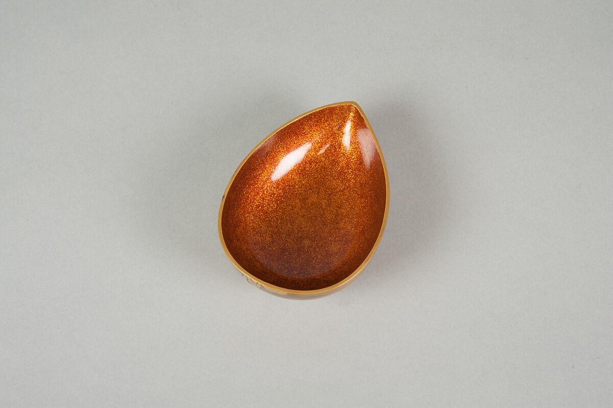 Incense Box (Kōgō) in the Shape of a Peach, Lacquered wood; gold, silver takamaki-e, hiramaki-e, togidashimaki-e, and cut-out gold foil application (kirikane), Japan