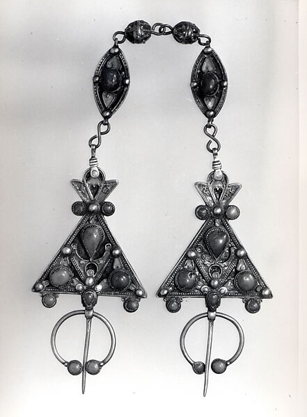 Fibulae, Silver, enamel, imitation coral