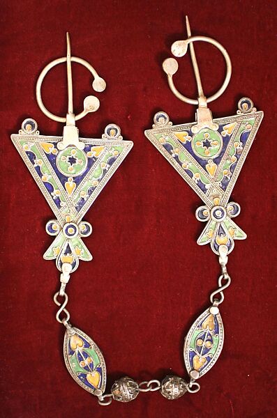 Fibulae, Silver, enamel, imitation coral